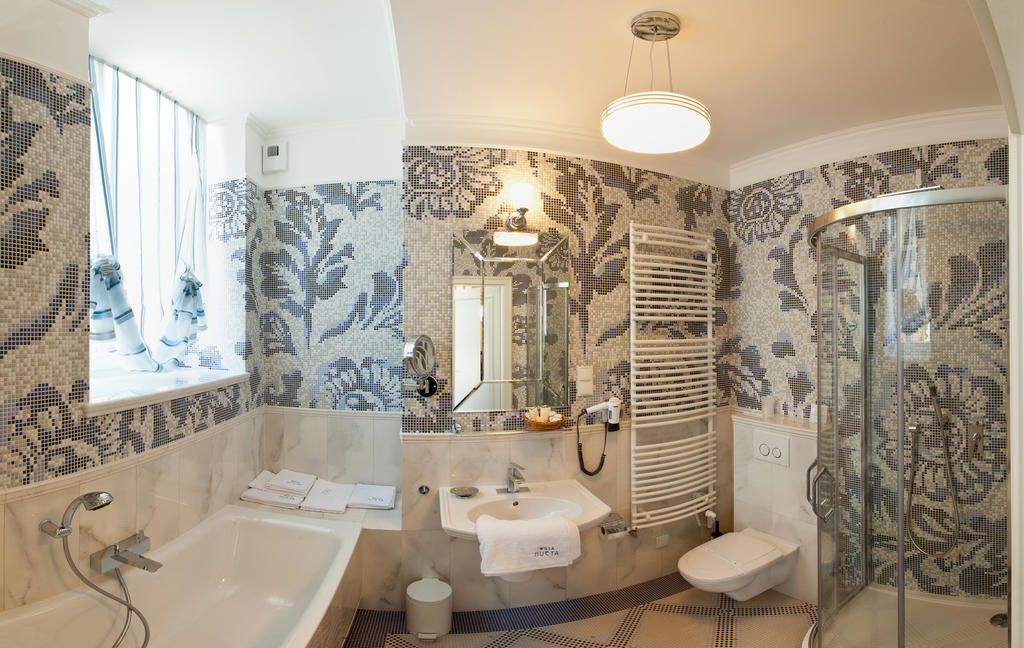 Hotel Willa Hueta Kielce Ruang foto