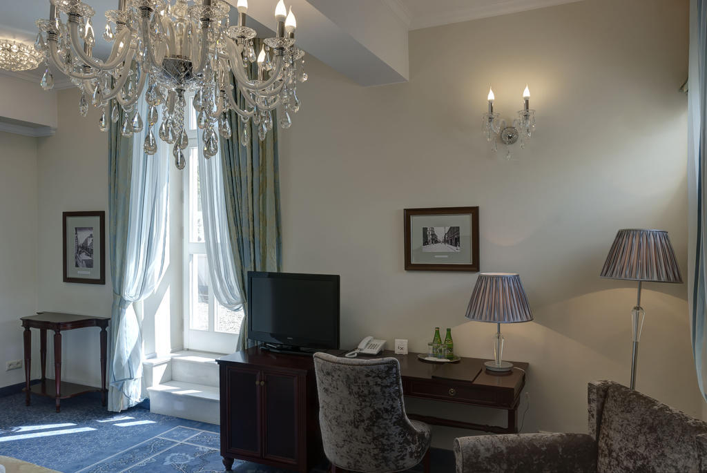 Hotel Willa Hueta Kielce Ruang foto