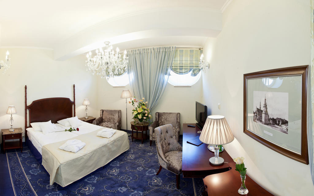 Hotel Willa Hueta Kielce Ruang foto