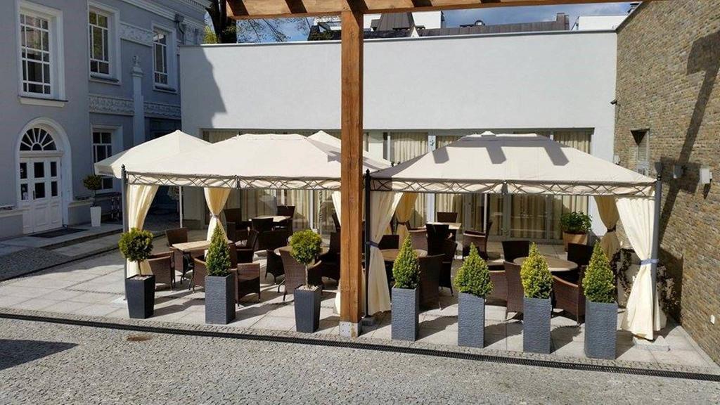 Hotel Willa Hueta Kielce Bagian luar foto