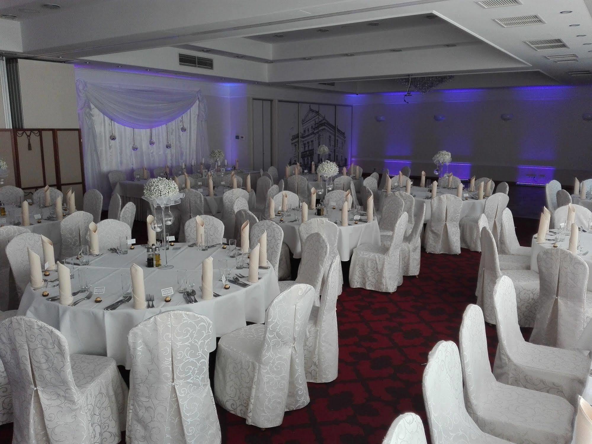 Hotel Willa Hueta Kielce Bagian luar foto