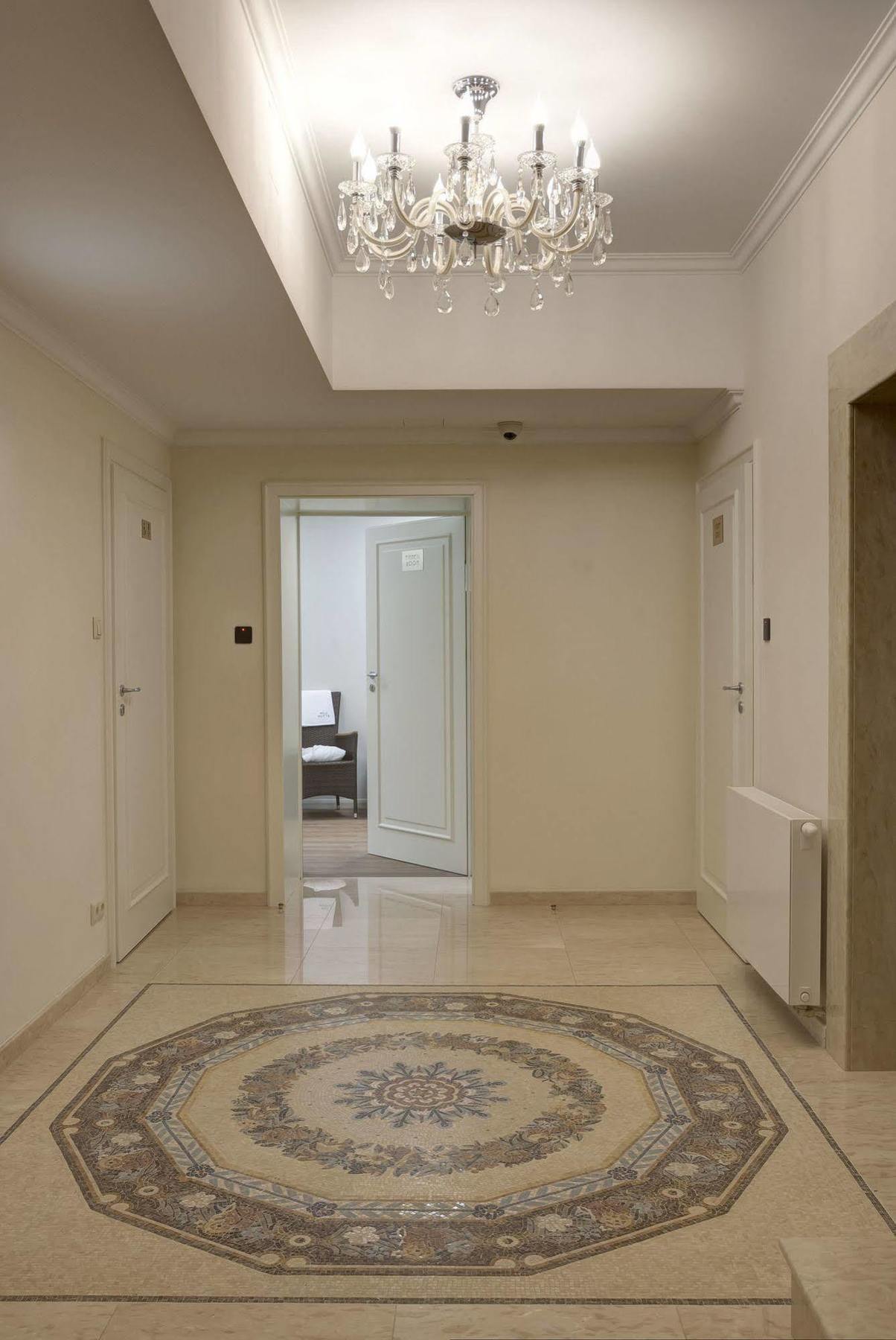 Hotel Willa Hueta Kielce Bagian luar foto